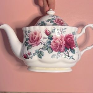 Vintage 1992 Tea Pot by Roy Kirkham English Rose